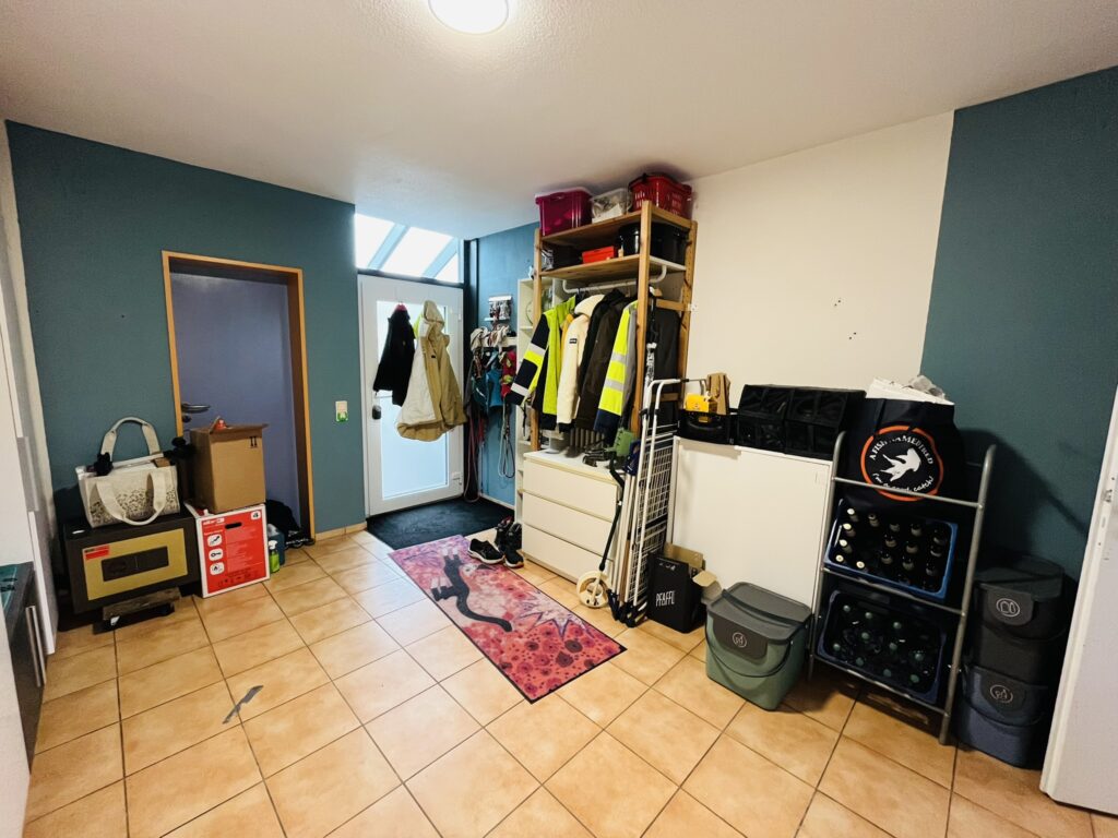 Vorraum zum Hauswirtschaftsraum