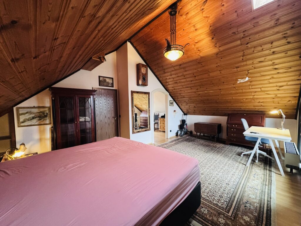 Schlafzimmer im DG