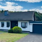 Einfamilienhaus mit Einliegerwohnung Einfamilienhaus mit Einliegerwohnung